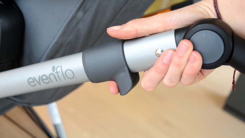 you need to unlock the evenflo frame before you can fold it.
