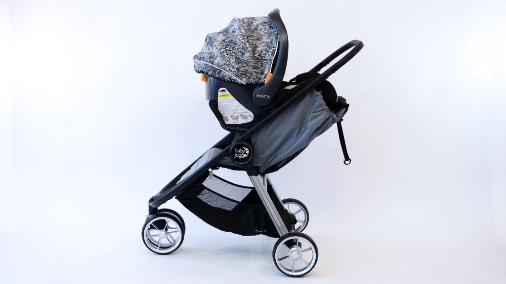 City mini stroller with car clearance seat