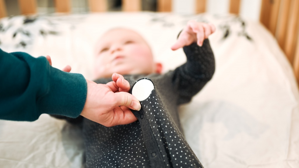 MonBaby Advanced Sleep Monitor: Track Your Baby's Chest Movement, Slee –  MonBaby Baby Sleep Monitors