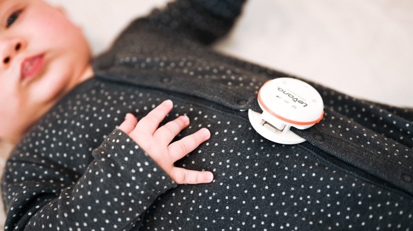 movement monitor - the levana has in in-nursery alarm that is loud enough to hear in...