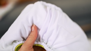 The ALVABABY doesn't have a convex scoop design, which we prefer.