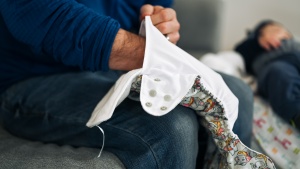 The pocket-opening on the Mama Koala 2.0 is huge and floppy.