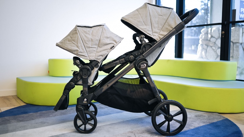 baby jogger city select 2 double - the seating arrangement on the select 2 are so close together that...