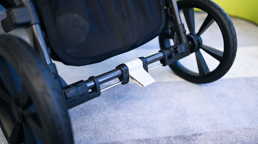 baby jogger city select 2 double - the single-action brakes on the city select 2 are easy to set and...