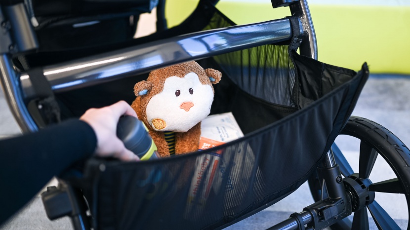 baby jogger city select 2 double - the storage bin on the select requires the side zippers to be...