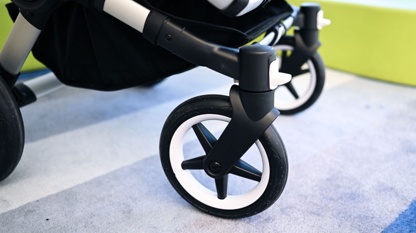 bugaboo donkey5 - the donkey has a sleek and stylish look, but details like plastic...
