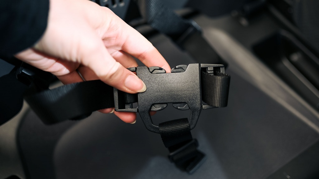 veer cruiser - the buckle on the veer is a pinch style that requires each side to...