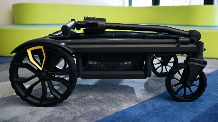 veer cruiser - folding and unfolding the veer is a process of folding the sides and...