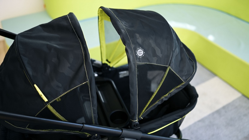 evenflo pivot xplore wagon - the xplore has two independently moving canopies that have full...