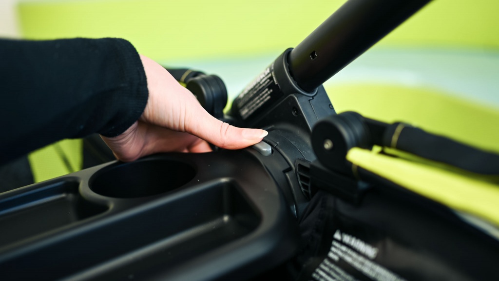 evenflo pivot xplore wagon - the snack tray on the xplore clicks in place and can be removed by...