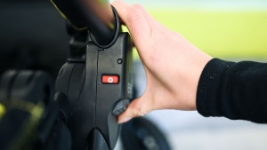 The color-coding lock mechanism for the end side that pushes down to...