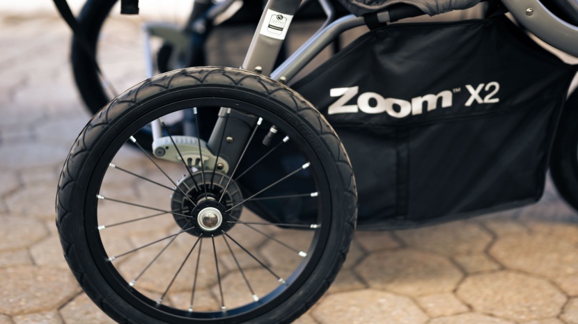 joovy zoom x2 double - the joovy zoom frame is relatively sturdy, but it has a lot of...