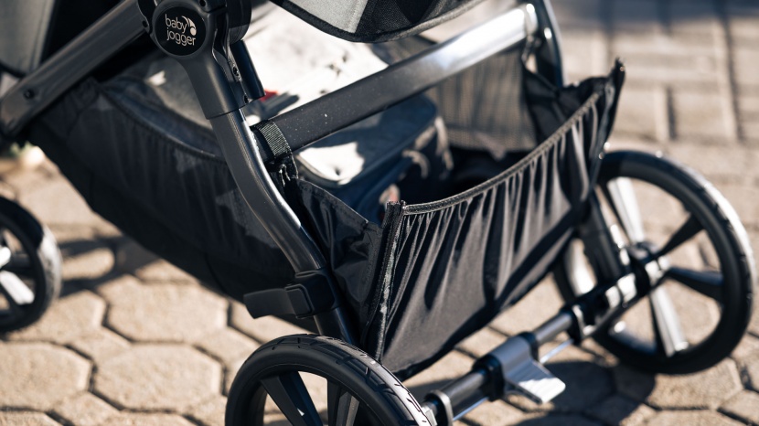 baby jogger city select 2 double - the crossbar on the city select 2 inhibits full and open access to...