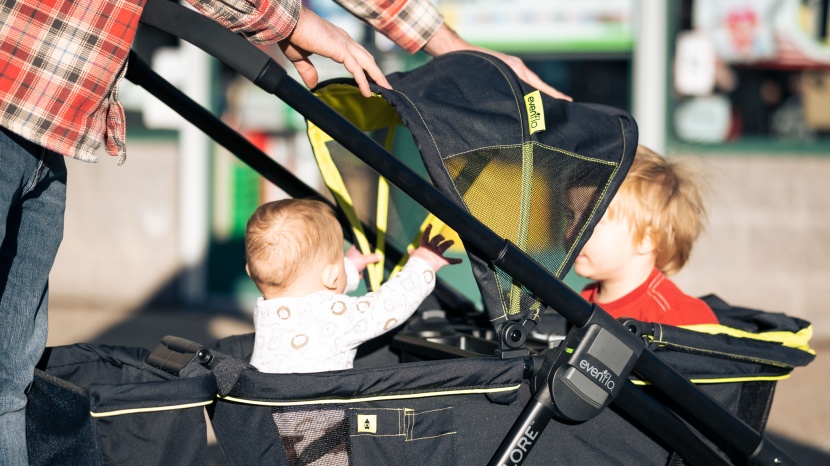 evenflo pivot xplore wagon - while the pivot xplore offers dual canopies standard, the seats are...