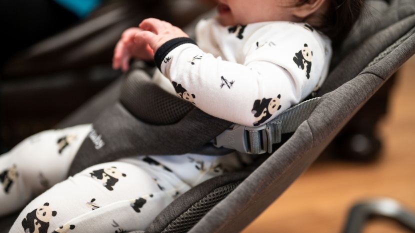 ergobaby 3-in-1 evolve bouncer - the ergobaby evolve 3-in-1 bouncer has a supportive, well-padded...