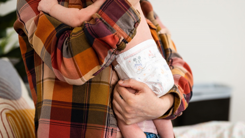 huggies snug &amp; dry - the snug &amp;amp; dry is a budget-friendly name brand diaper that did...