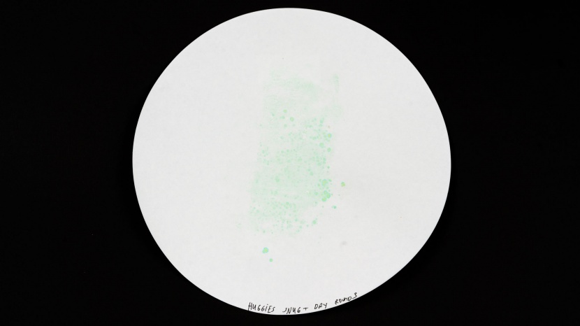 diaper - huggies snug &amp;amp; dry filter paper transfer test shows it keeps...