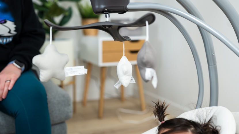 graco simple sway swing - the mobile on the simple sway swing is basic.