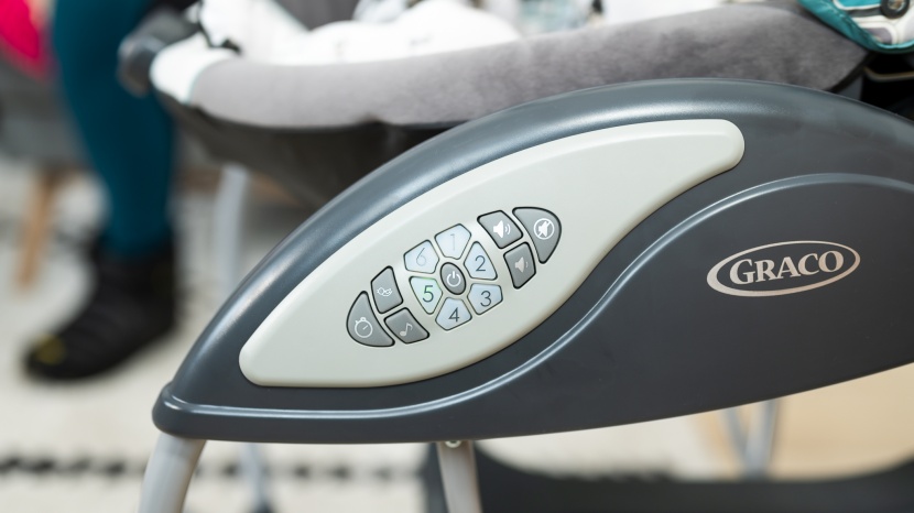 the graco glider lx swing is intuitive to operate, thanks to the...