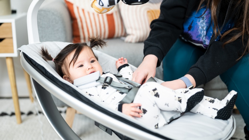 4moms mamaroo multi-motion - we experienced no problems getting our little tester in and out of...