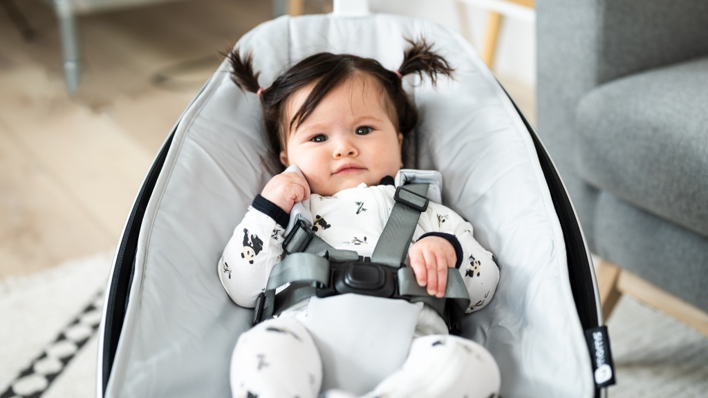 Tips for using a baby swing to calm your infant