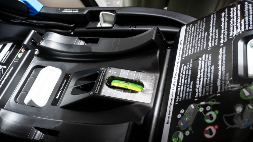 the installation level indicator on the liing to ensure proper...