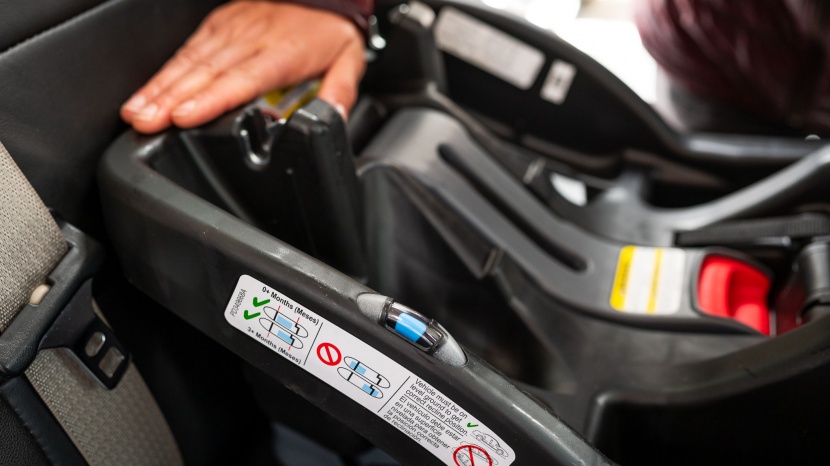 graco snugride snuglock 35 - the level indicator on the snuglock is easy to read but it is only...