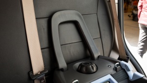 The angle adjustment on the Nido is a turning knob that while easy...