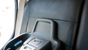 The Max has a short anti-rebound bar above the tightened color...