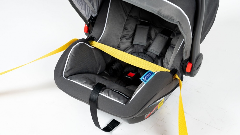 graco snugride snuglock 35 - the snuglock uses the american pathway across the foot of the...