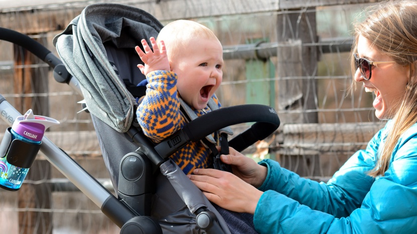 the sling seat on the pivot is deep enough for cozy sitting upright.