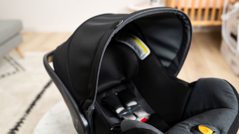 chicco keyfit 35 - the canopy on the keyfit 35 is an average offering with no standout...