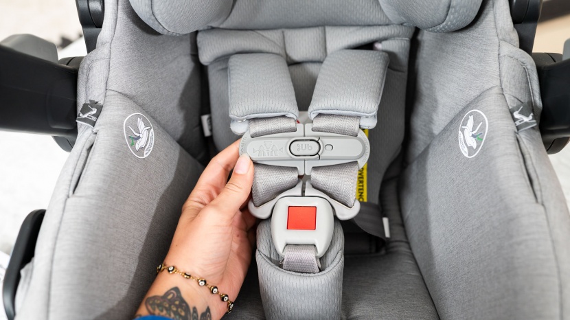 uppababy mesa v2 - the mesa v2 buckle and chest clip are somewhat more challenging than...