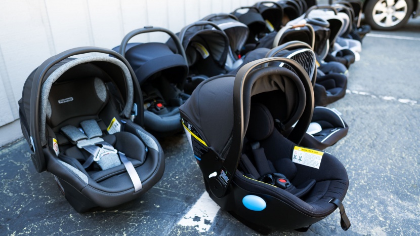 infant car seat - finding the right car seat is one of the most important baby gear...