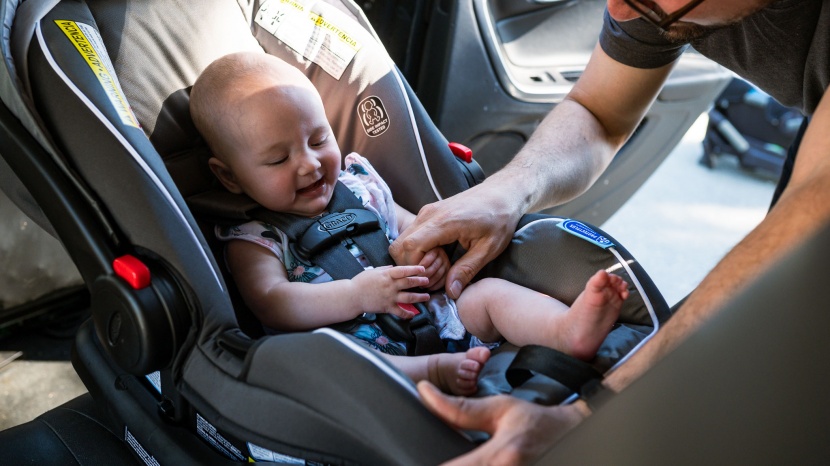 graco snugride 35 lite lx - the lite lx is harder to use than most of the competition.