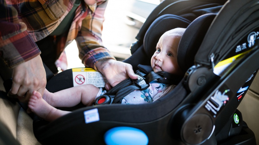 clek liing - fitting the liing harness to your baby is easy enough with a smooth...