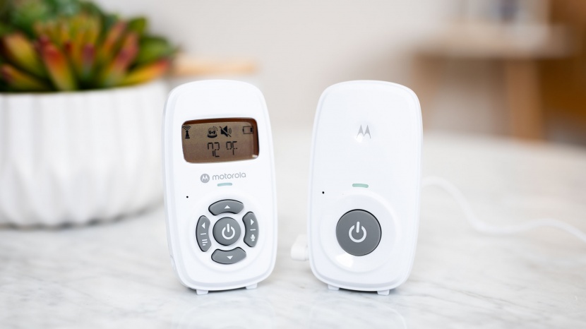 motorola am24 - the motorola isn&#039;t jammed-packed with features like some competitors.