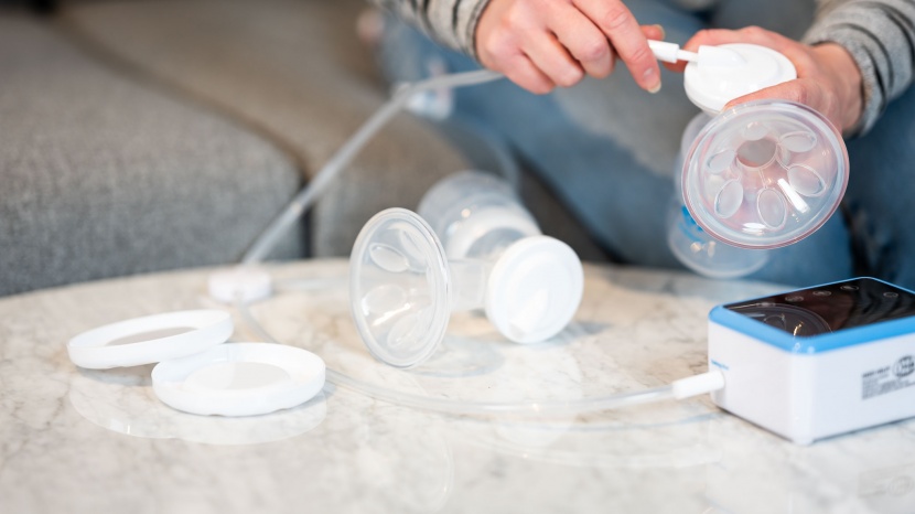 bellababy double electric breast pump - the bellababy double electric breast pump comes with plastic flanges...