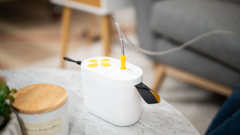 the interface on the medela pump in style is straightforward.