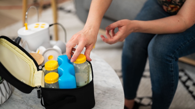 the medela pump in style with max flow includes accessories, like an...