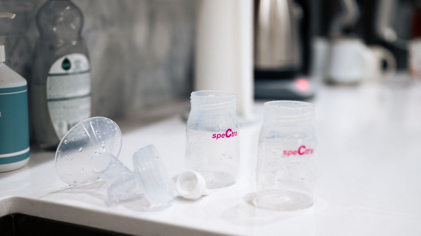 all parts in the spectra s1 plus pump kit are dishwasher safe.
