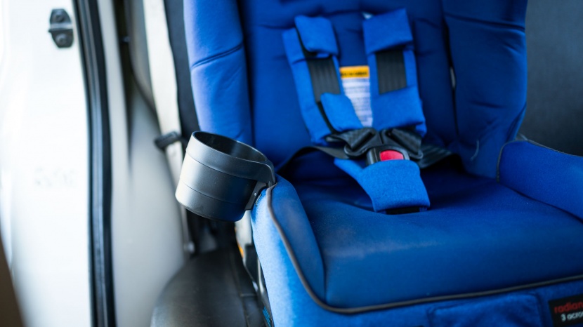 diono radian 3rxt safe+ - the single cup holder on the diono has adjustable spacing to adapt...