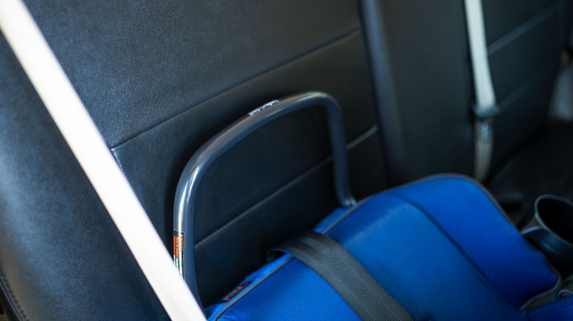 diono radian 3rxt safe+ - the diono comes with a detachable anti-rebound bar.