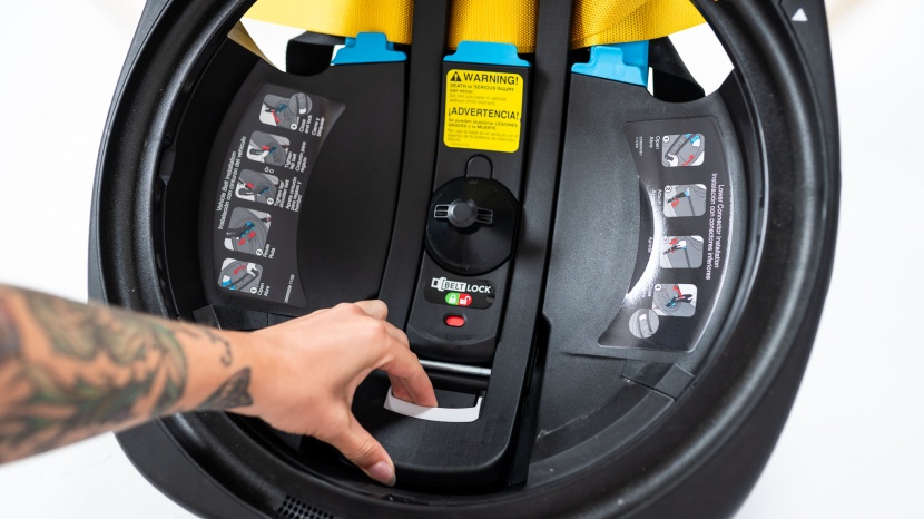 evenflo gold revolve360 - the revolve installation process is made easier with the simple base...