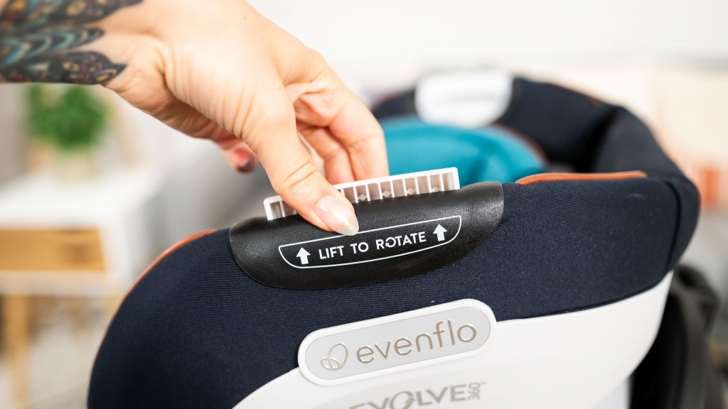 evenflo gold revolve360 - the revolve is easy to rotate and moves smoothly.