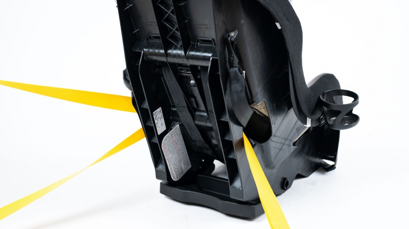 the forward-facing pathway on the tribute has a fairly big opening...