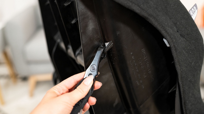 evenflo tribute 5 - when not in use, the tribute latch connectors hook on plastic loops...