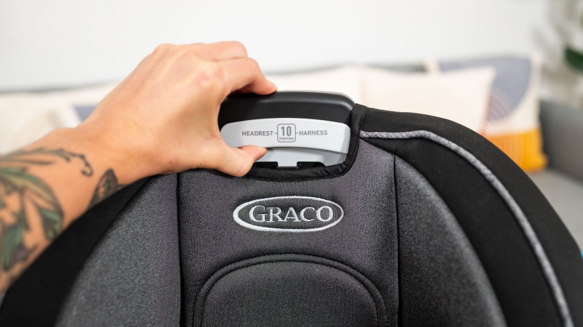 graco 4ever dlx - the 4ever has ten possible height positions that you adjust using...