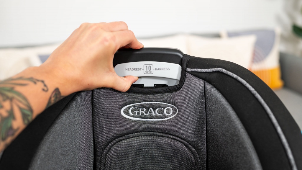 Graco 4ever how to adjust outlet straps