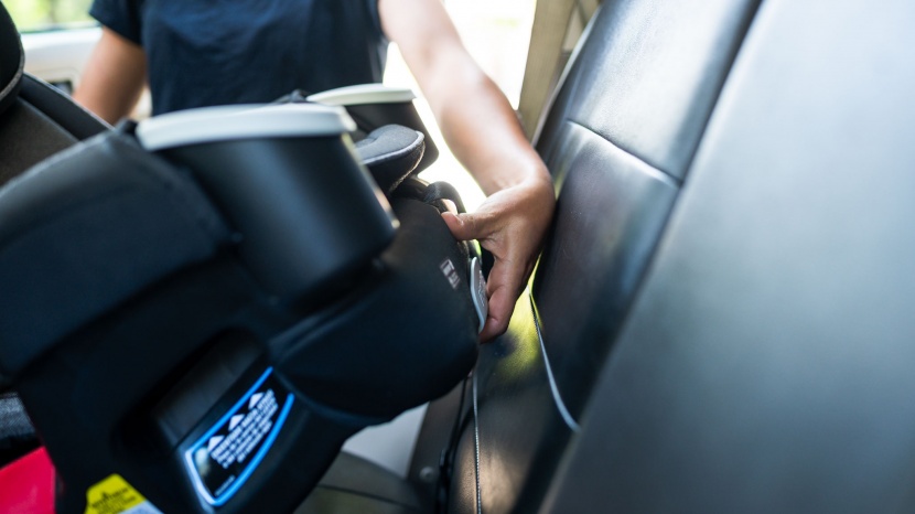 graco 4ever dlx - the 4ever has a recline adjustment handle on the foot of the seat...